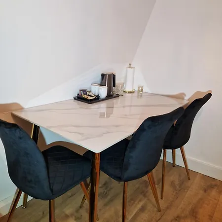 Del Pueblo Apartment
